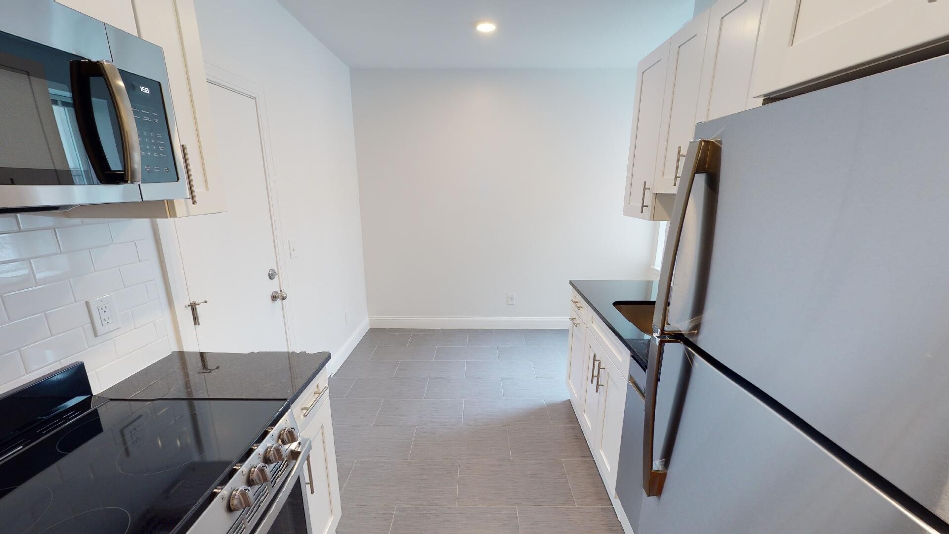 2 bed, 1 bath apartment for rent at 123 Sutherland Rd Unit F./, Brighton — photo 2 of 3