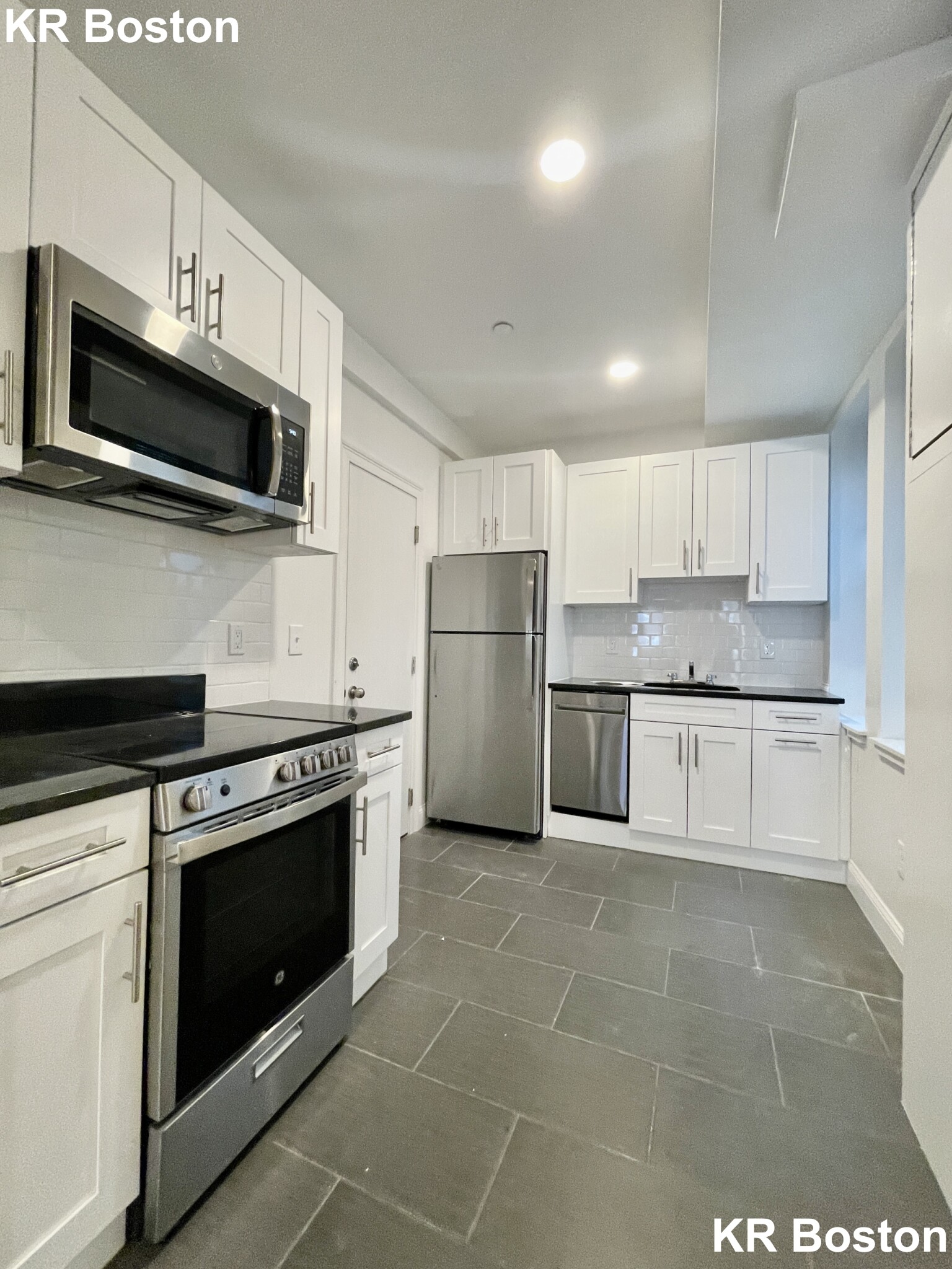 1 bed, 1 bath apartment for rent at 123 Sutherland Rd Unit A.., Brighton — photo 5 of 6