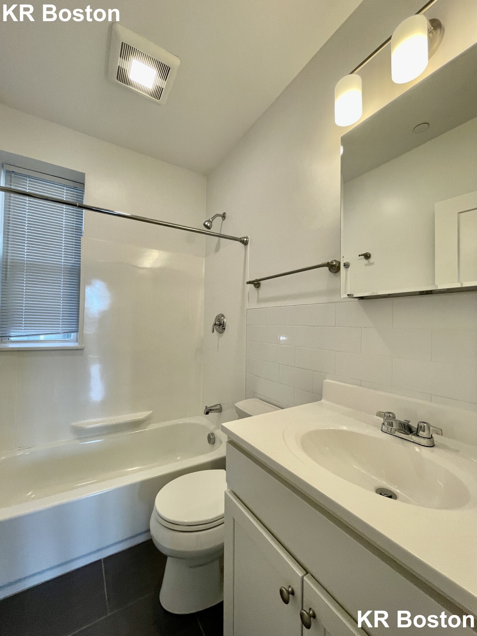 2 bed, 1 bath apartment for rent at 132 Sutherland Rd Unit D, Brighton — photo 2 of 8