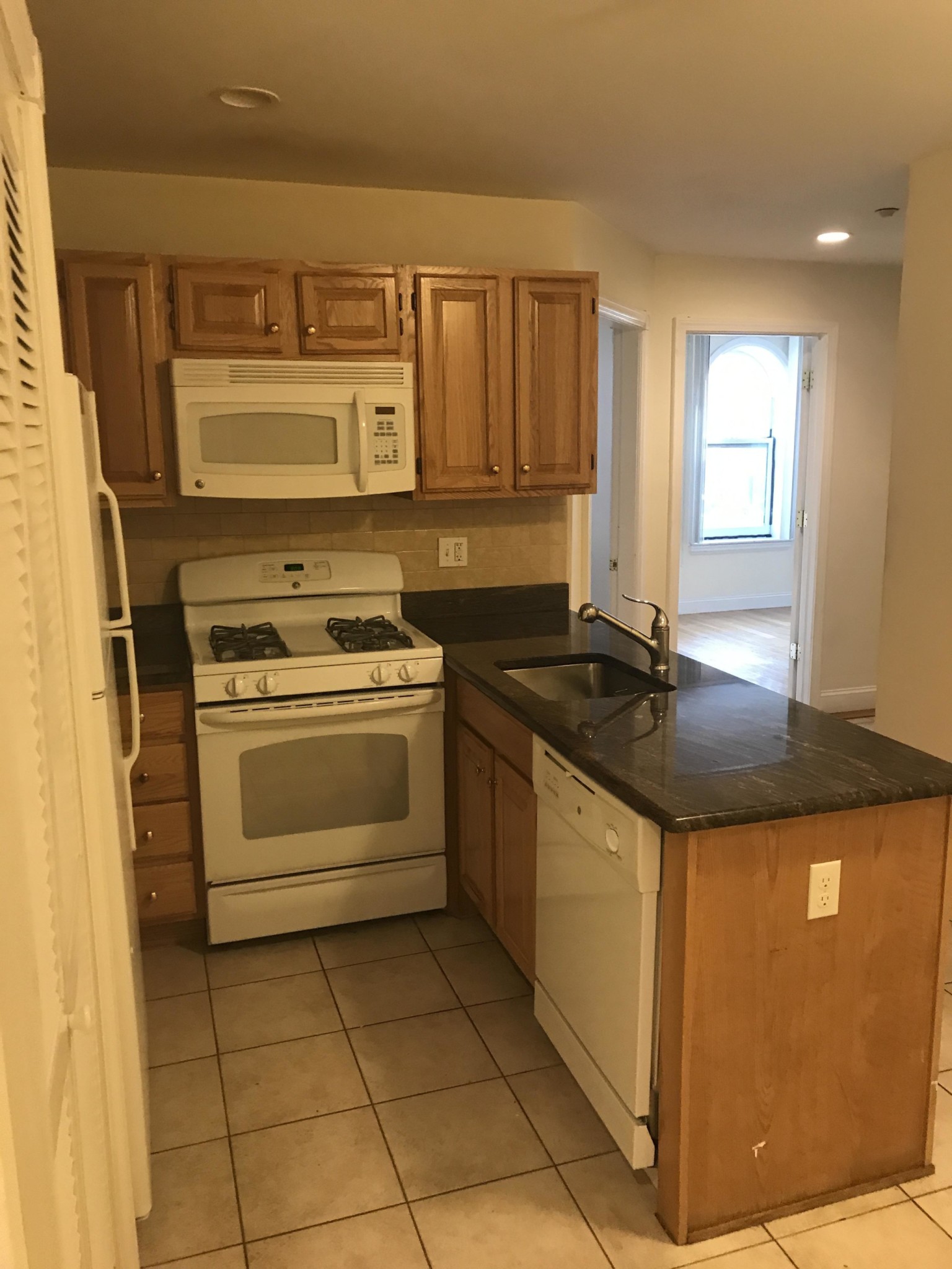2 bed, 1 bath apartment for rent at 90 Westland Ave Unit 503, Fenway — photo 4 of 6