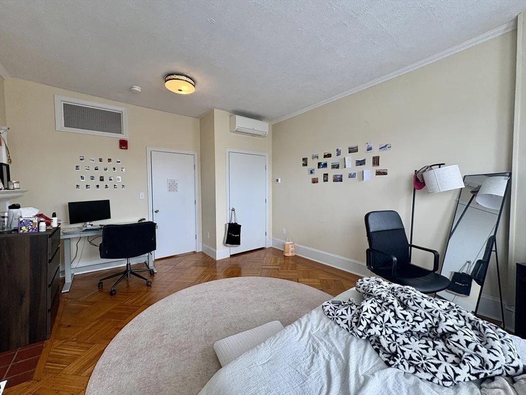 914 Beacon St, Fenway