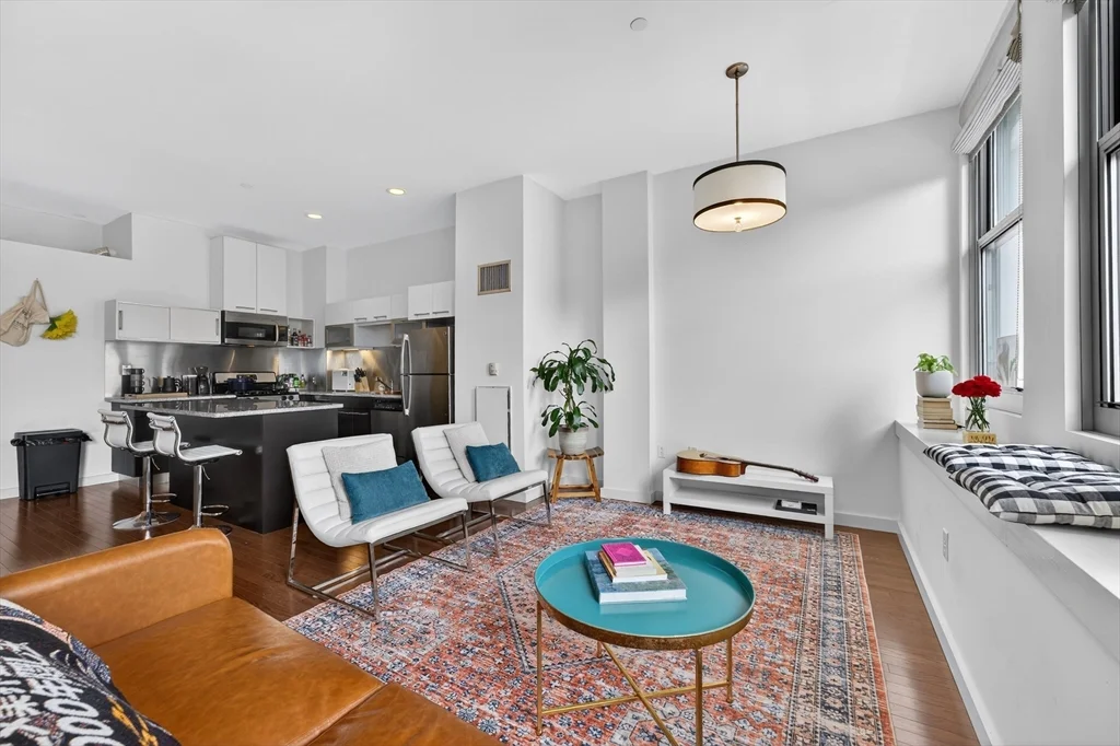 88 Kingston St, Midtown