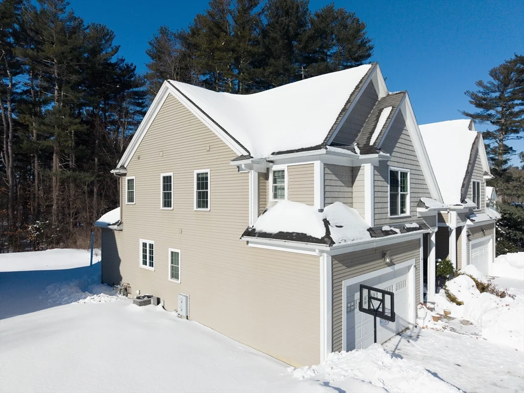 4 Cyrus Way, Northborough