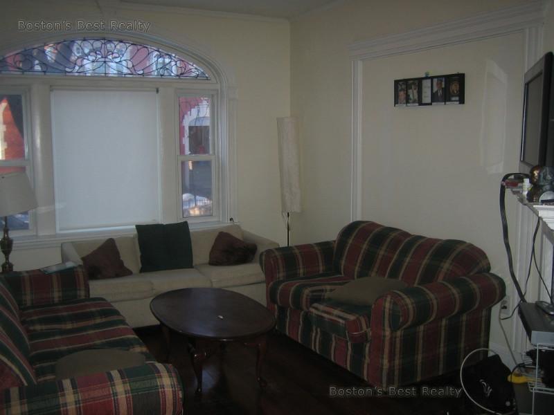 4 bed, 1 bath apartment for rent at 22 Strathmore Rd Unit 2, Coolidge Corner — photo 6 of 8