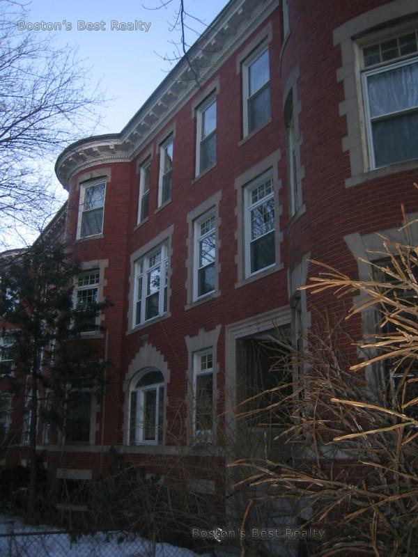 4 bed, 1 bath apartment for rent at 22 Strathmore Rd Unit 2, Coolidge Corner — photo 8 of 8
