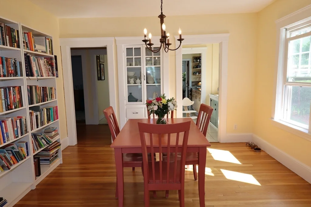 18 Moulton Rd, Arlington Heights