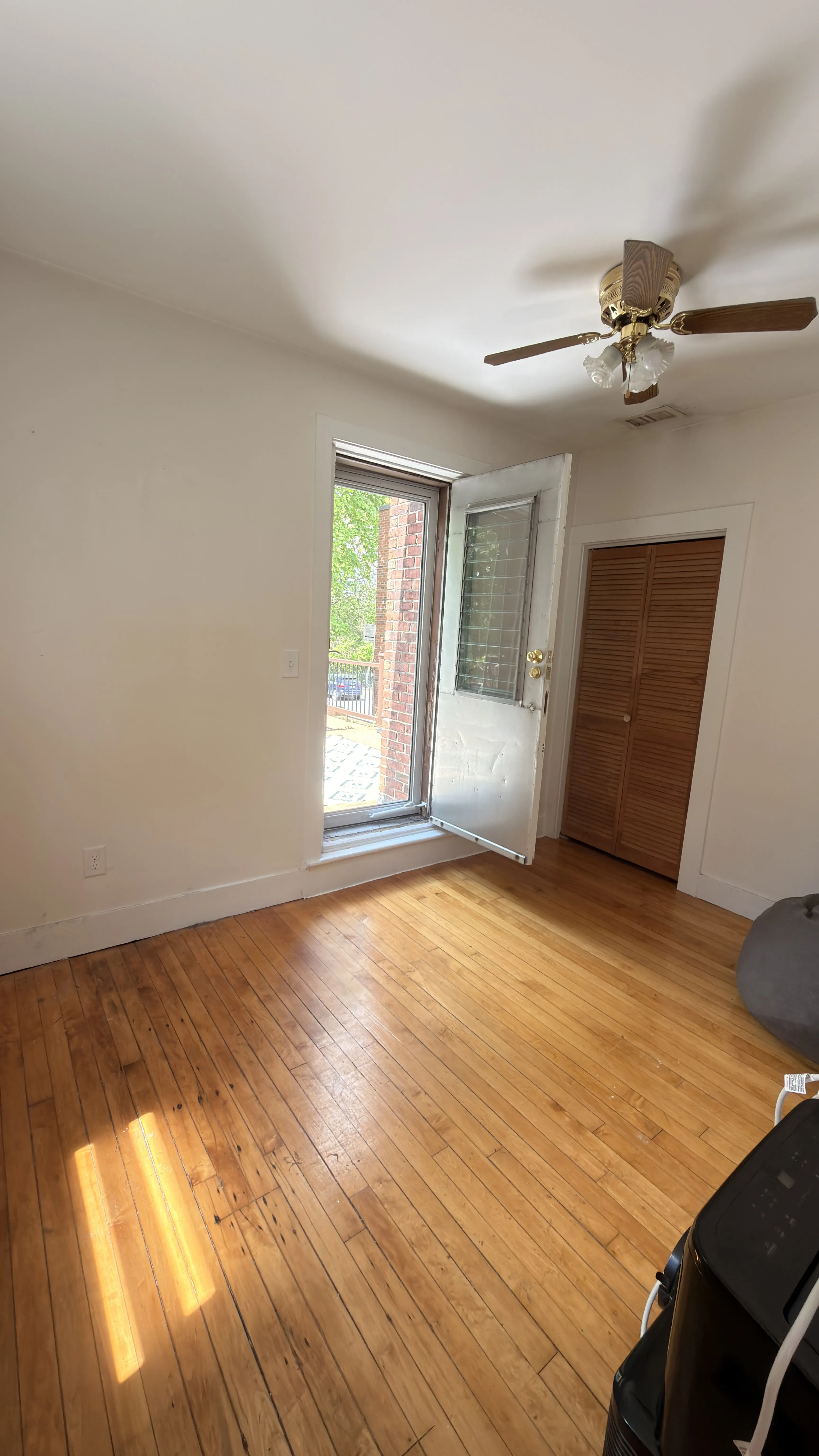 391 Langley Rd, Thompsonville