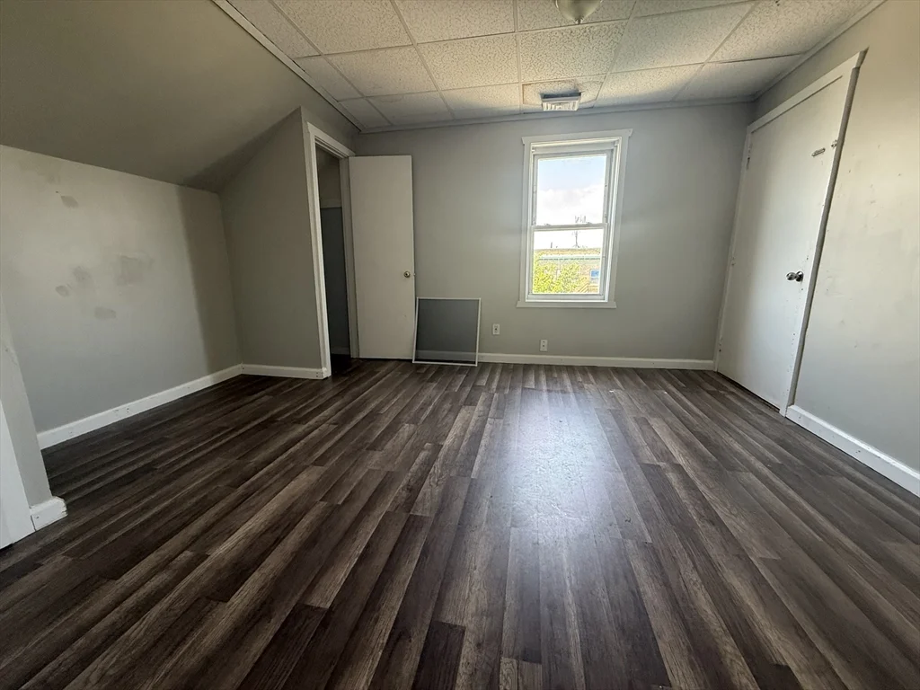 908 Plymouth Ave, Fall River