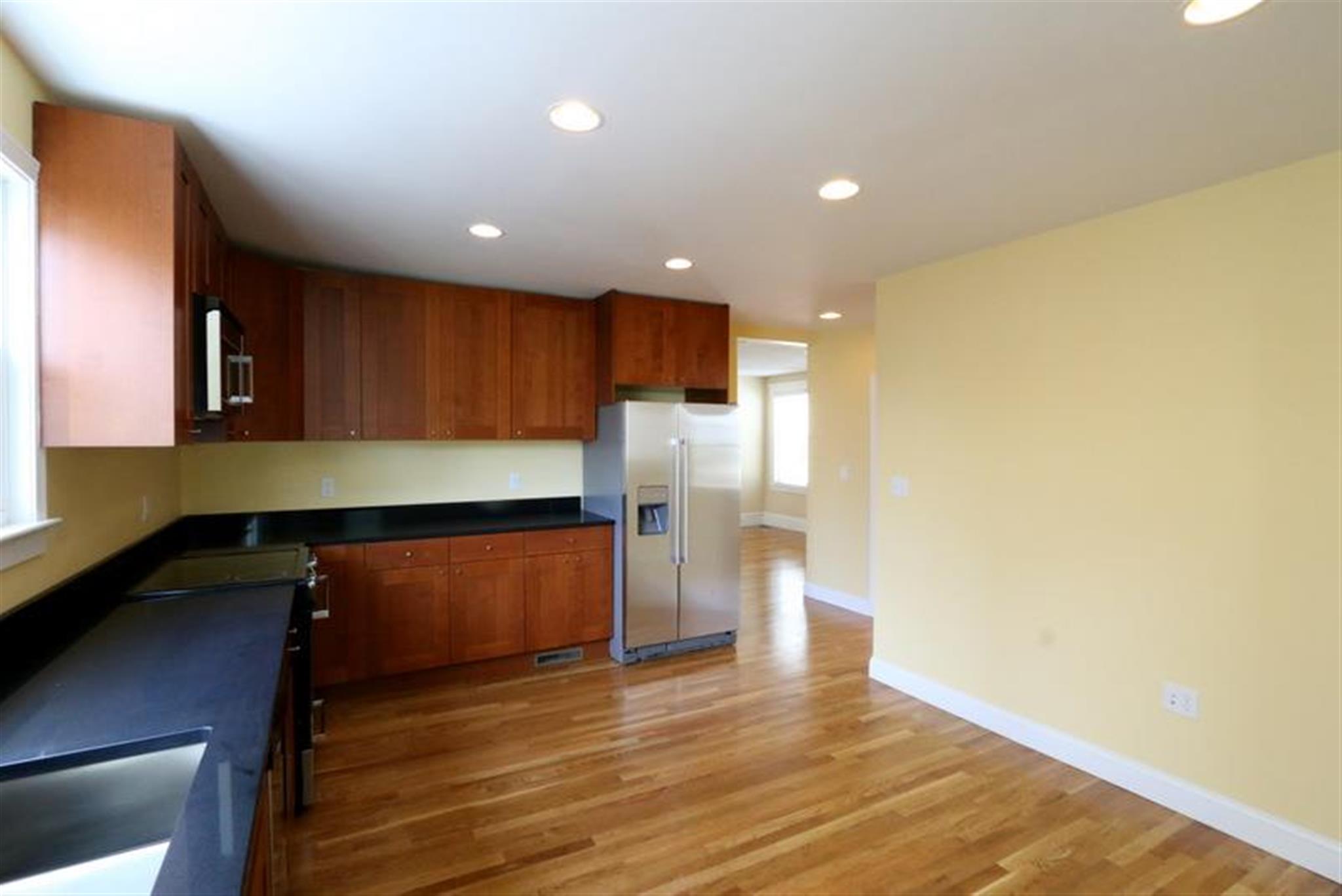 3 bed, 2 bath apartment for rent at 38 Medord Unit 1, Medford — photo 1 of 20