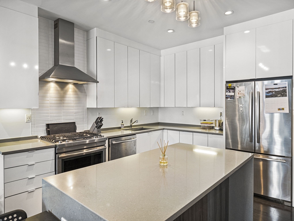 2 West 6th St, South Boston