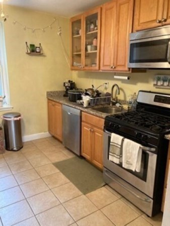 125 Farragut Rd, South Boston