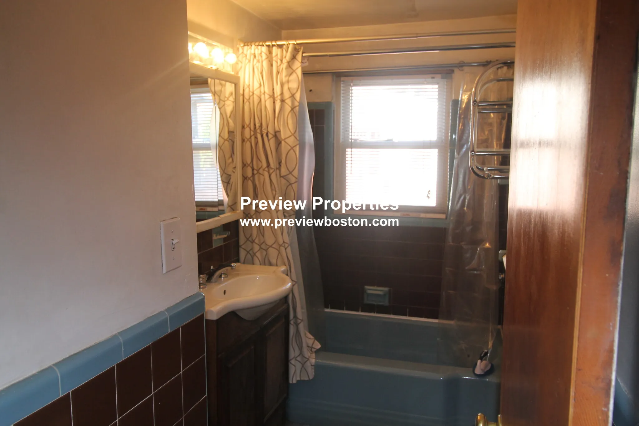 14 Caltha Rd, Oak Square