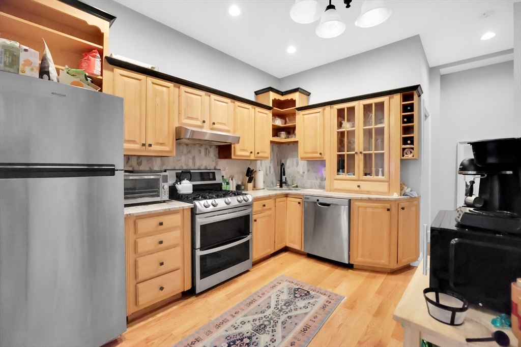 290 E 8th St, South Boston