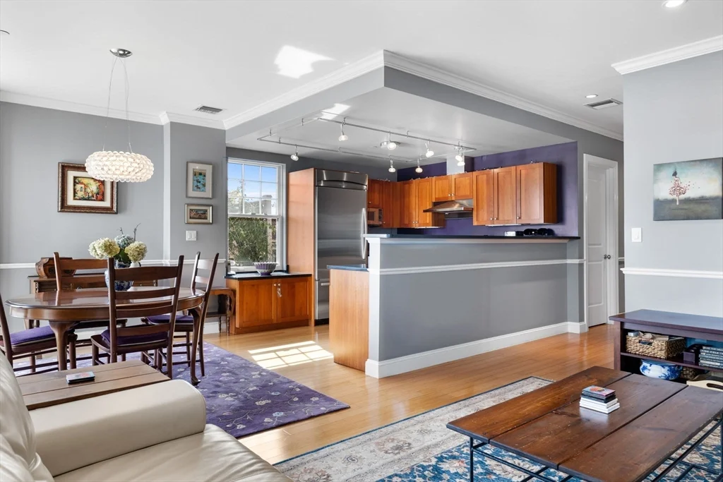 10 Vernon, Coolidge Corner