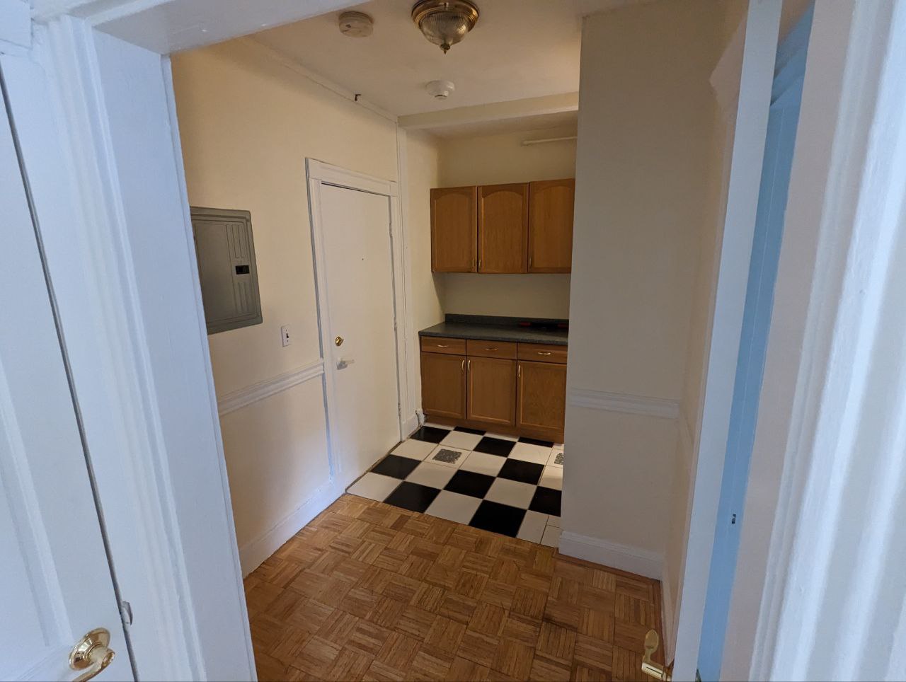 360 Riverway, Mission Hill