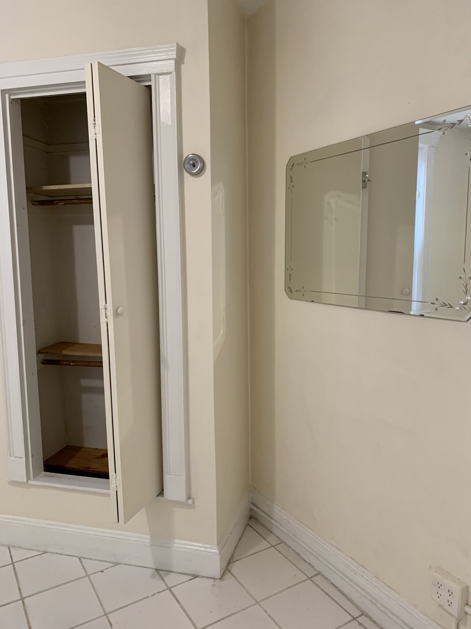 352 Riverway, Mission Hill