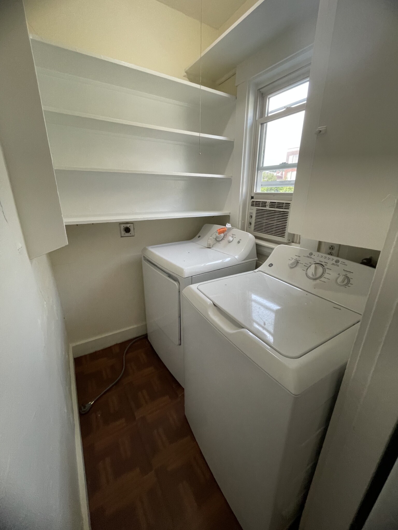 5 bed, 2 bath apartment for rent at 17 Egerton Rd Unit 1A, Arlington — photo 15 of 16