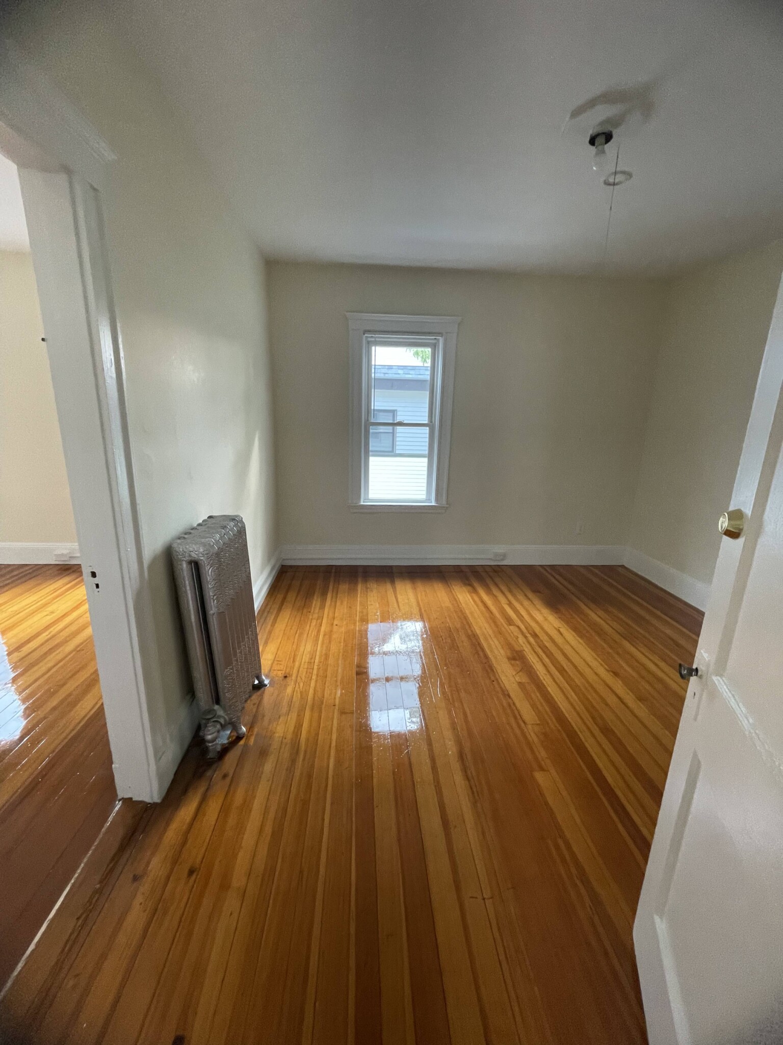 5 bed, 2 bath apartment for rent at 17 Egerton Rd Unit 1A, Arlington — photo 3 of 16