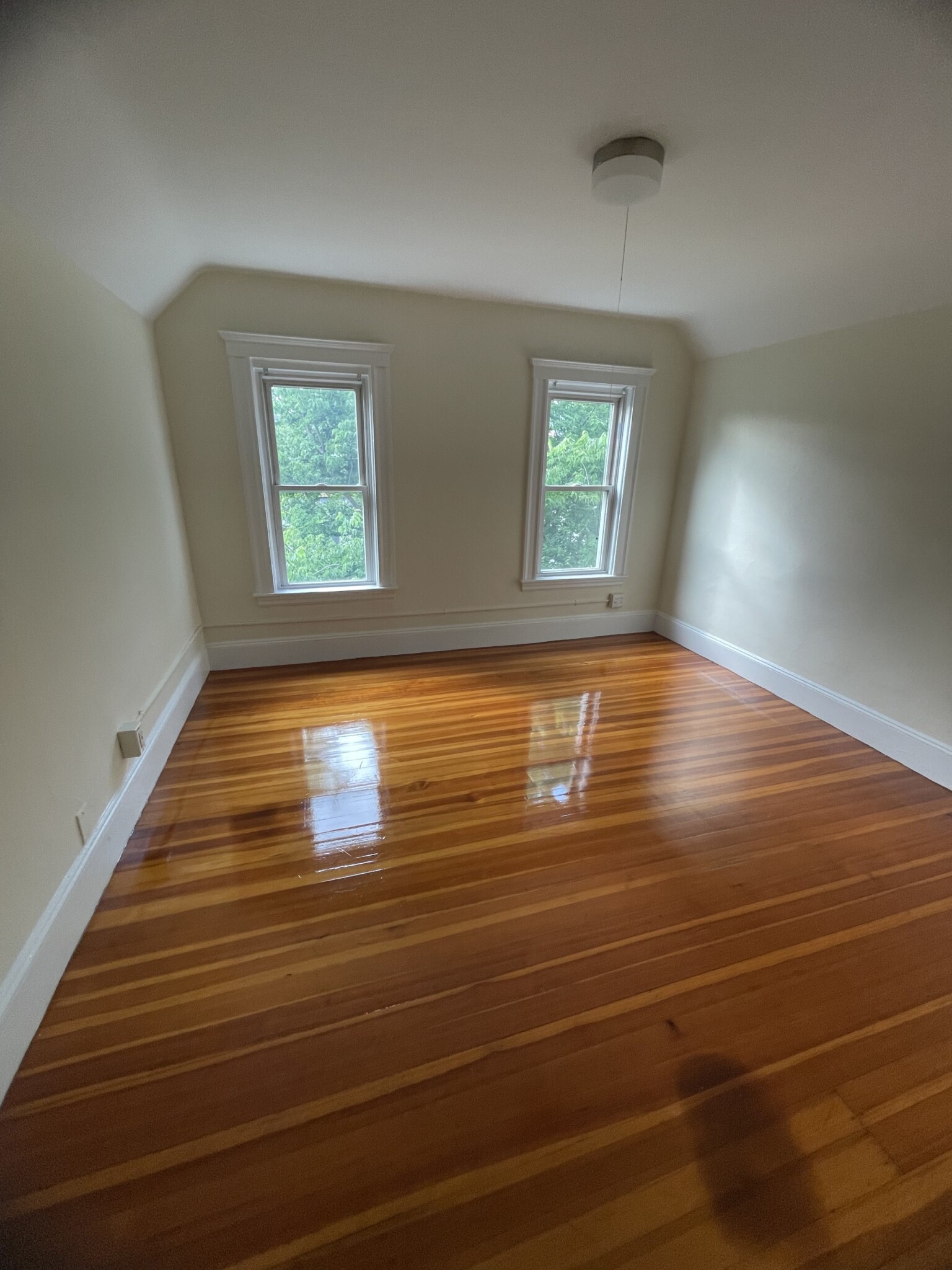 5 bed, 2 bath apartment for rent at 17 Egerton Rd Unit 1A, Arlington — photo 5 of 16