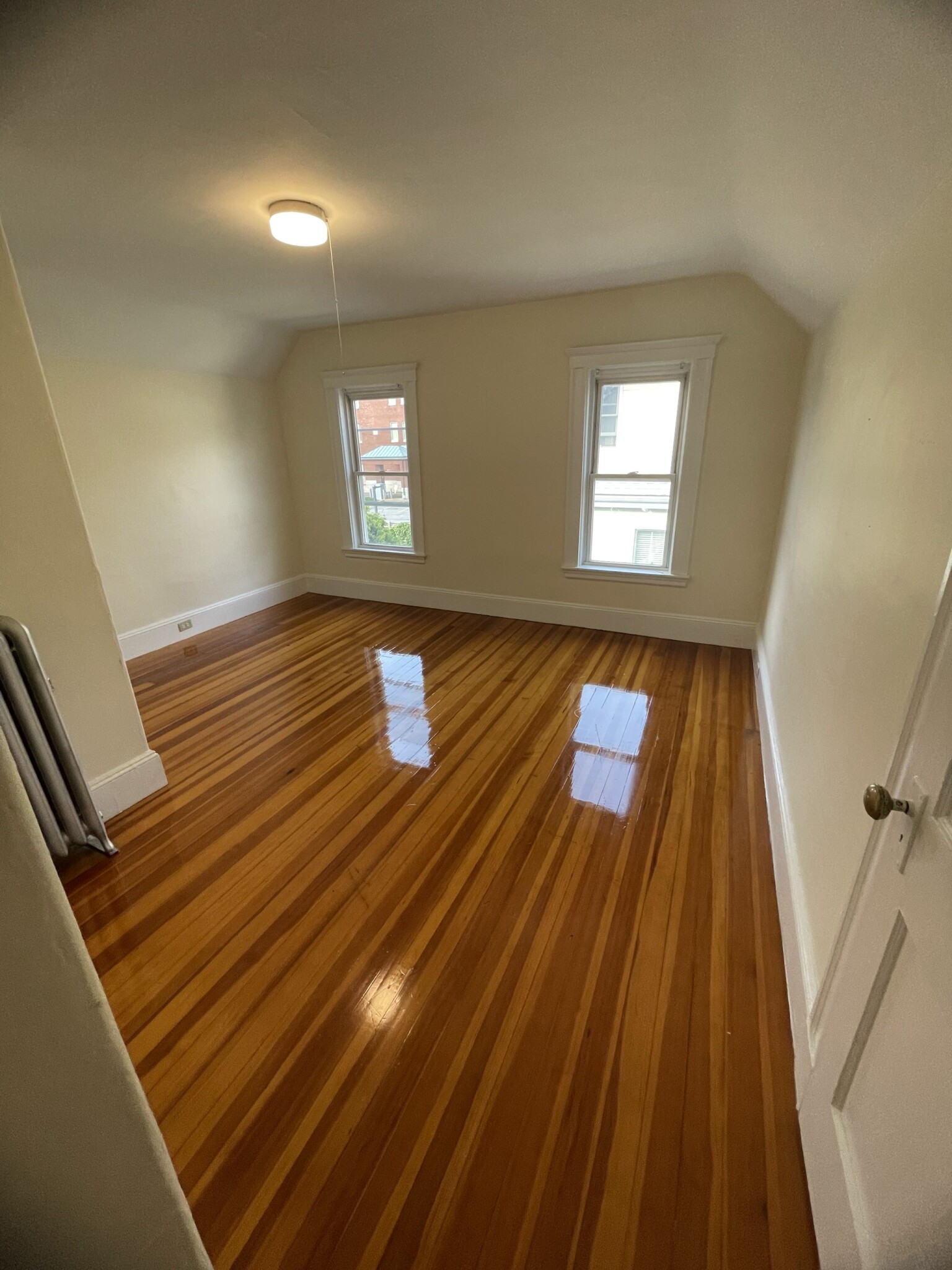 5 bed, 2 bath apartment for rent at 17 Egerton Rd Unit 1A, Arlington — photo 6 of 16