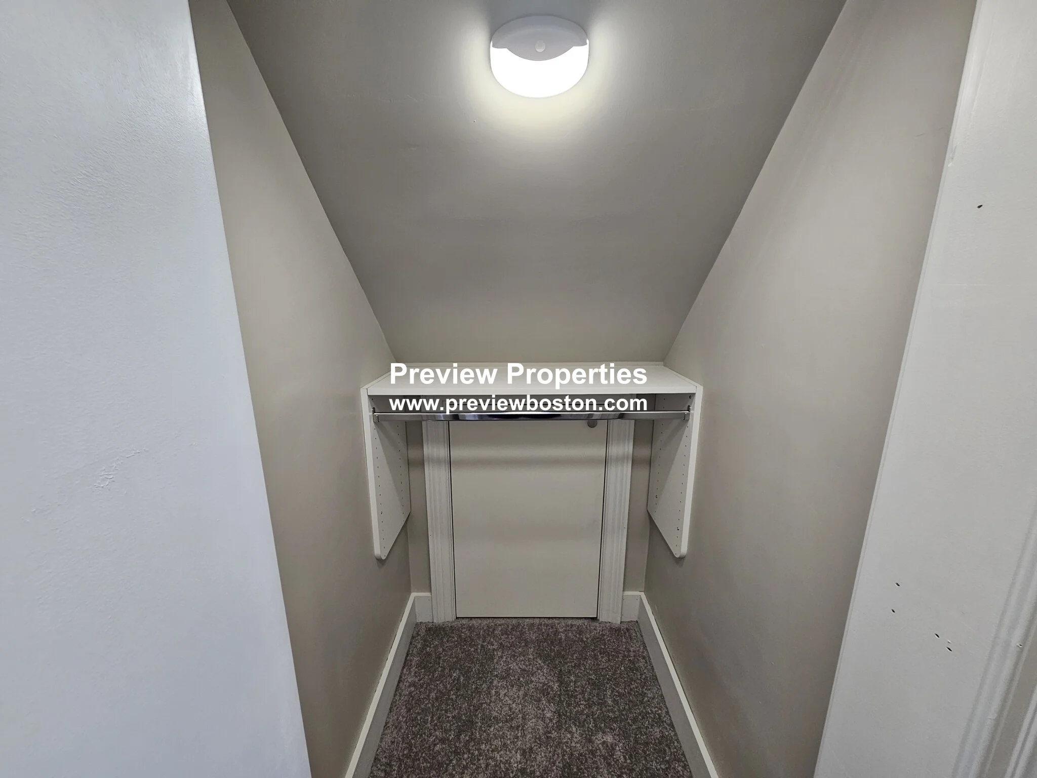 33 Linden St, Everett