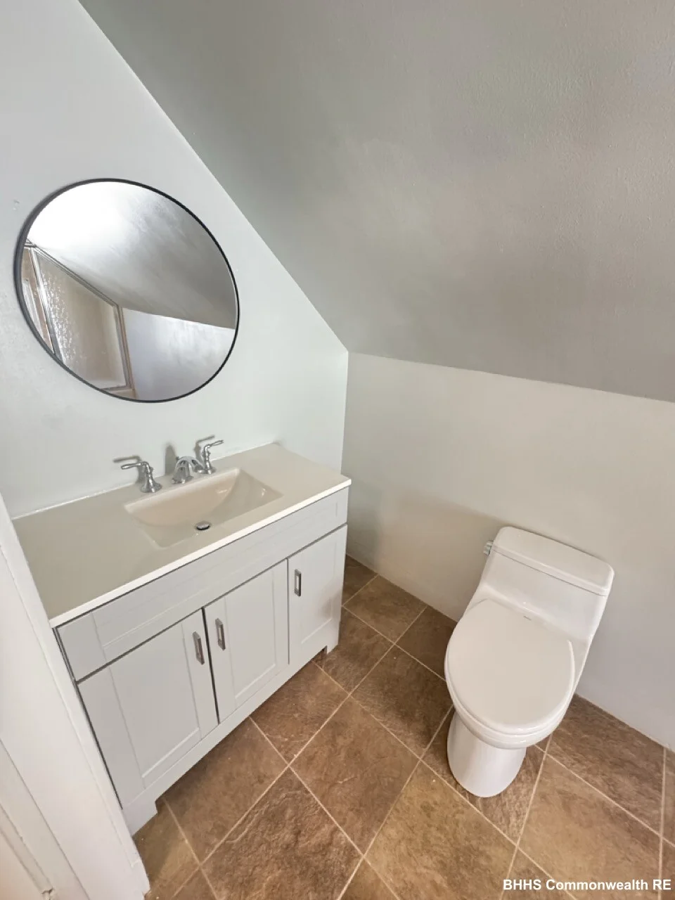 27 Lloyd Rd, Watertown