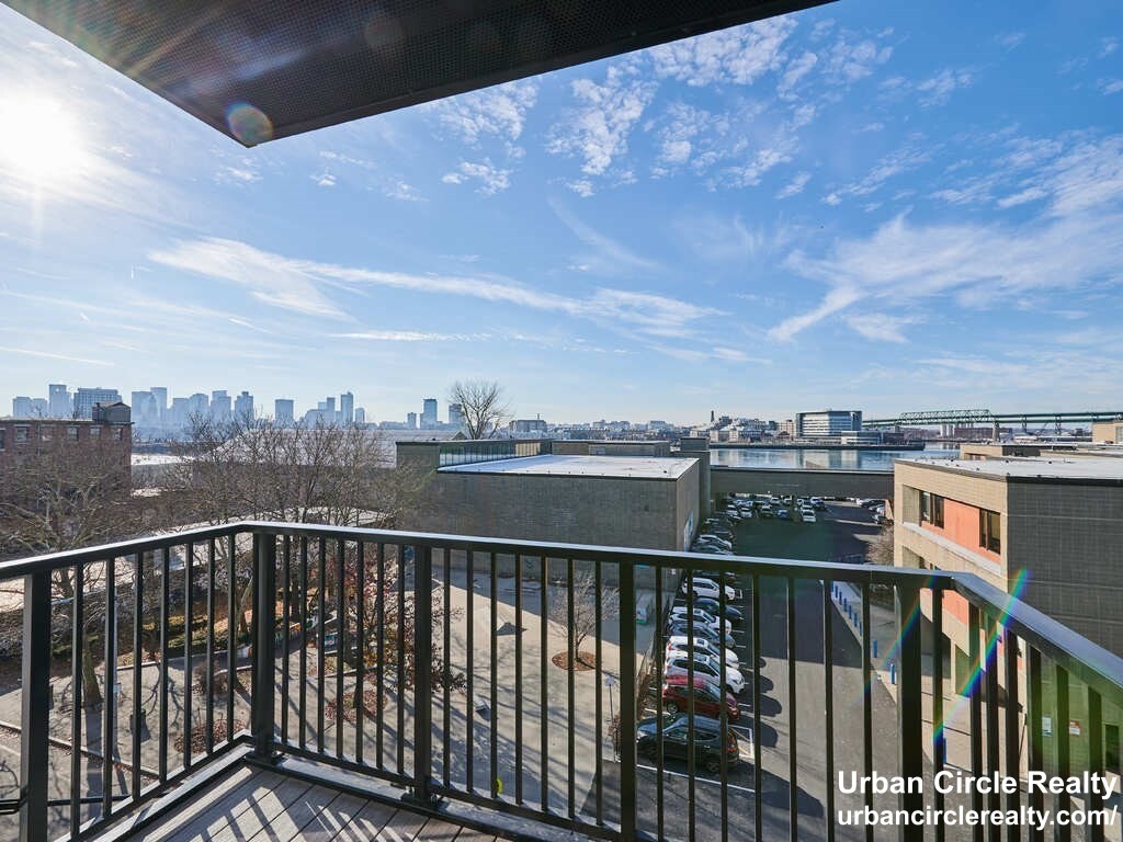 301 Border St, Central Square