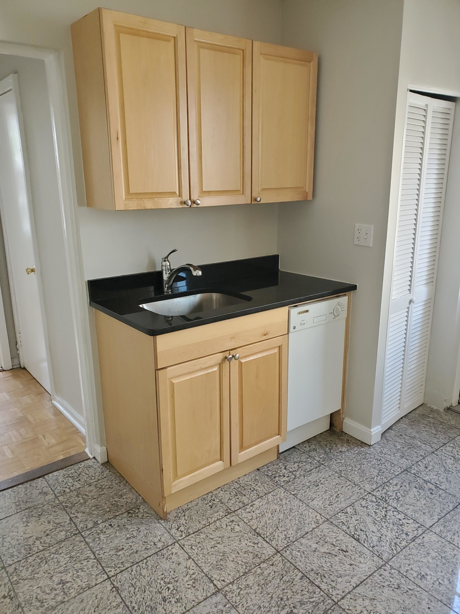 220 Hanover St, North End