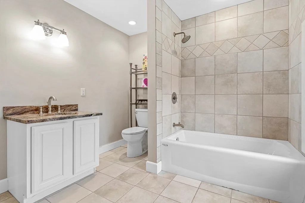 34 Glen Rd, Winchester