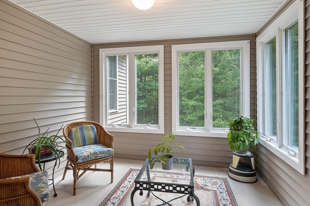 7 Charles Pl, Pepperell