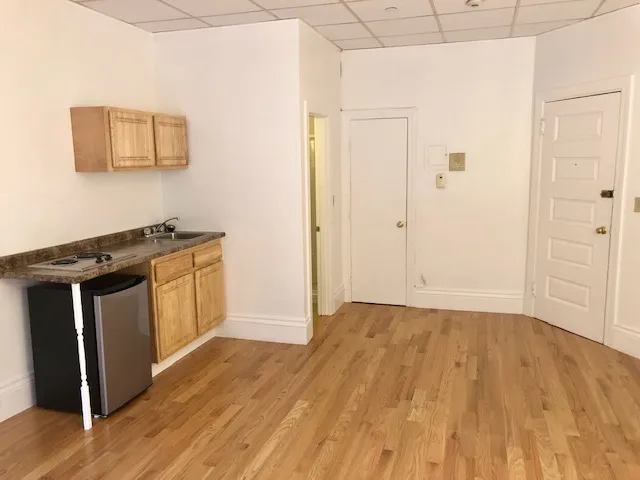 854 Beacon St, Fenway