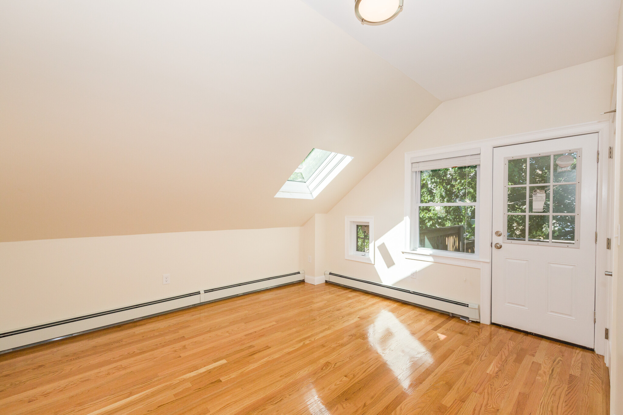 6 bed, 4+ bath apartment for rent at 126 Monument St Unit 1, West Medford — photo 14 of 27