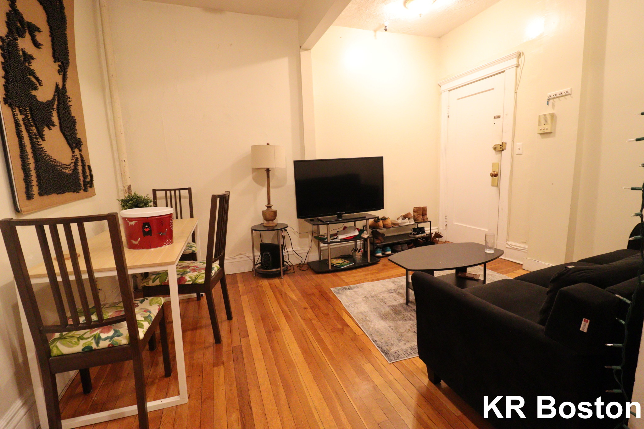 2 bed, 1 bath apartment for rent at 126 Warren St Unit 49, Brighton