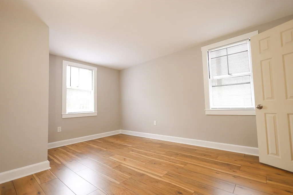 31 Graham St, Quincy