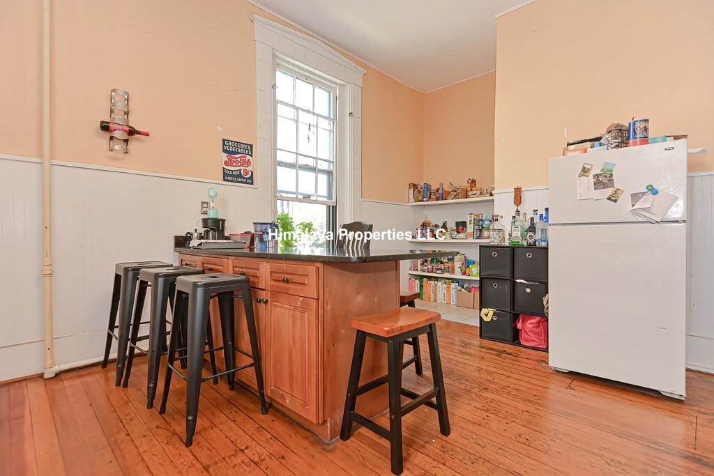 139 Hillside St, Mission Hill