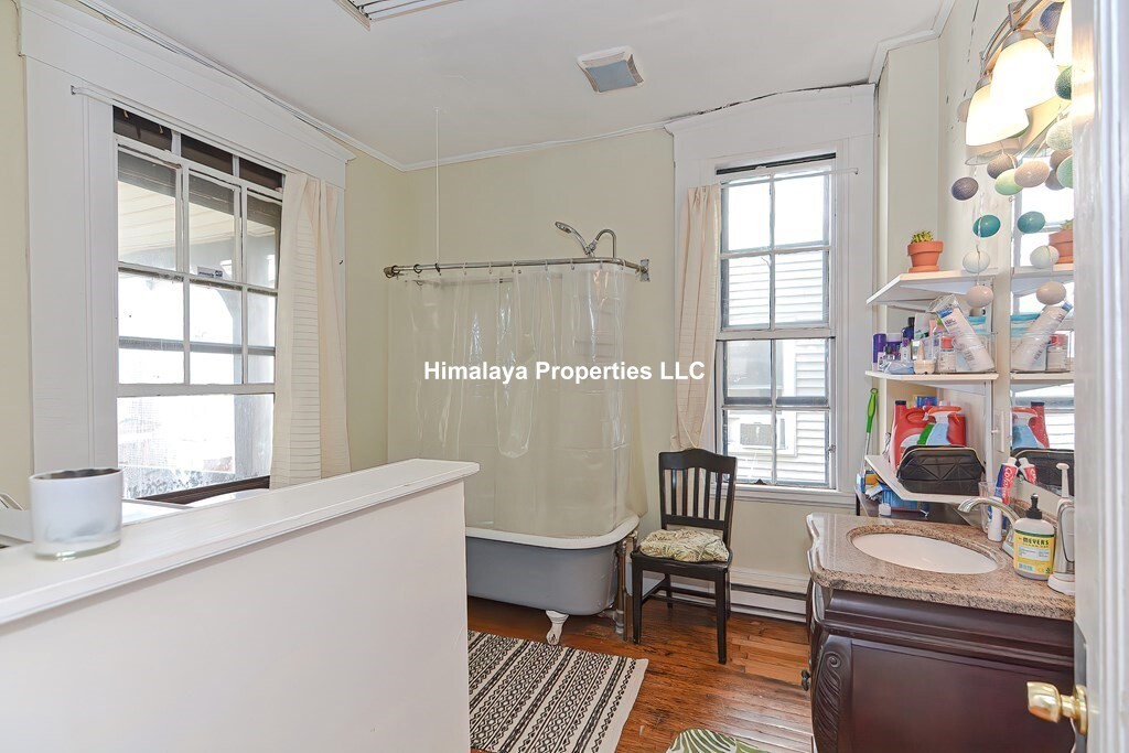 139 Hillside St, Mission Hill