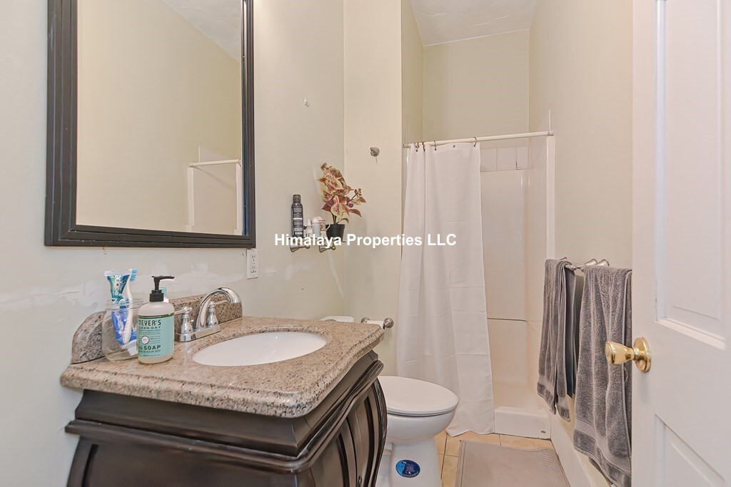 139 Hillside St, Mission Hill