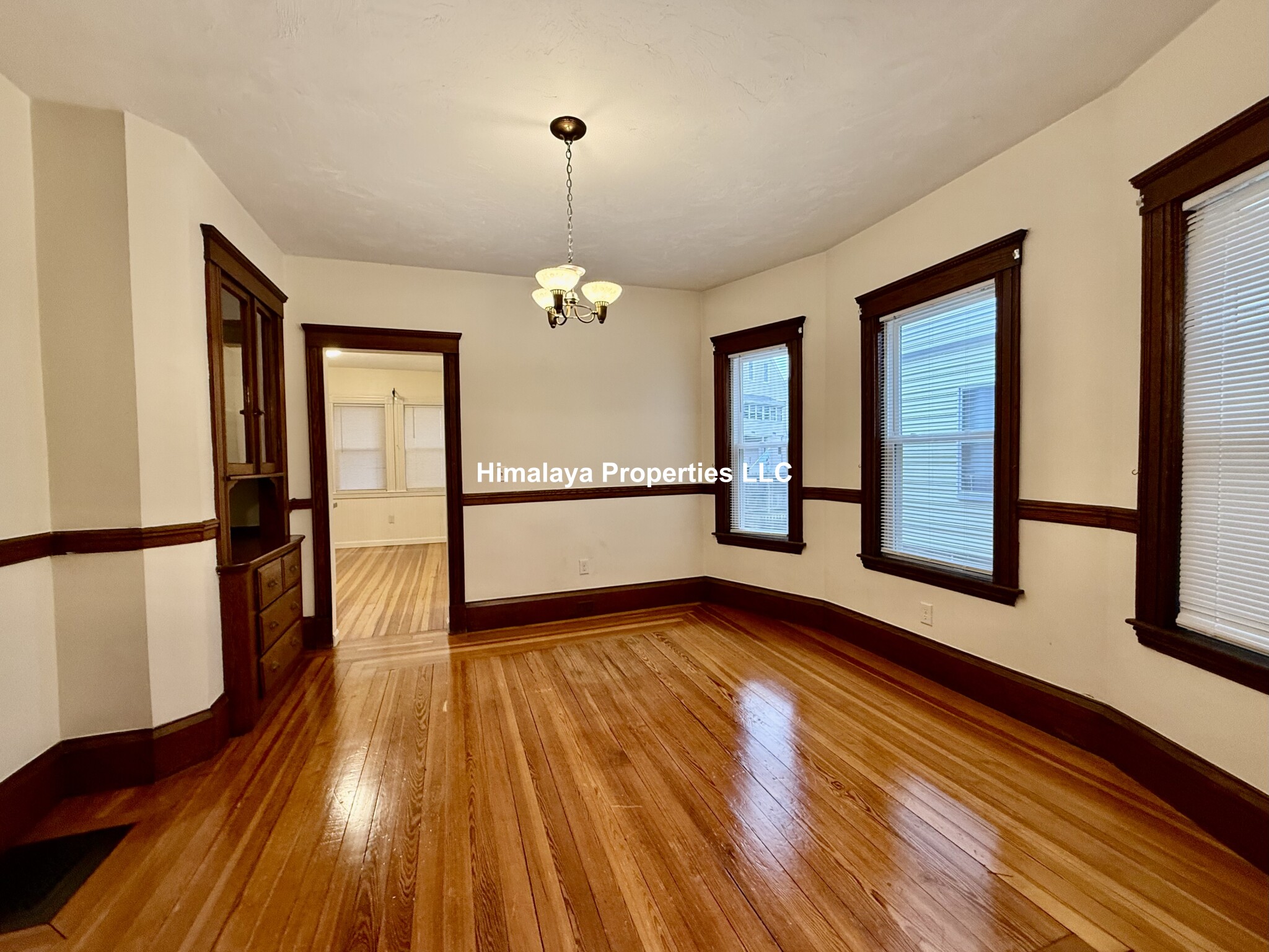 29 Bromfield Rd, Tufts