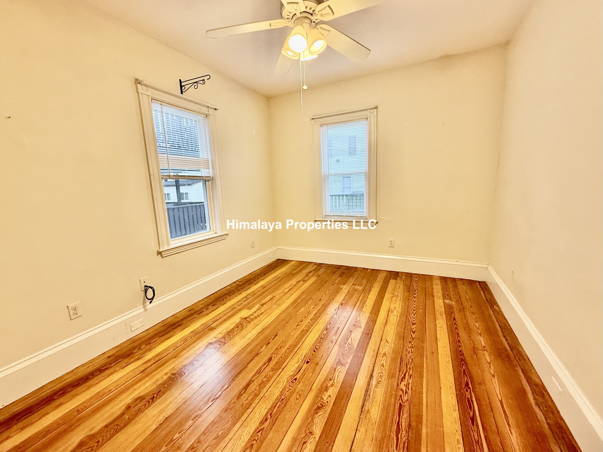 29 Bromfield Rd, Tufts