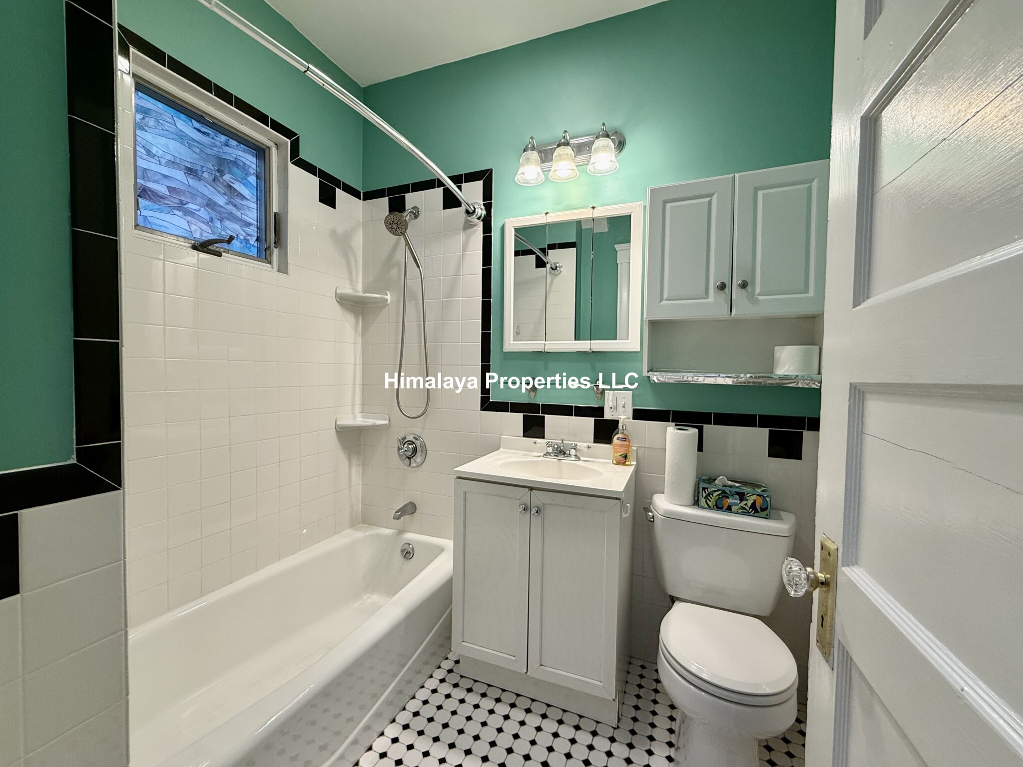 29 Bromfield Rd, Tufts