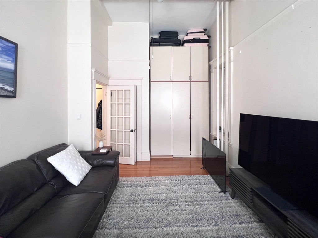 8 Garrison St, Back Bay