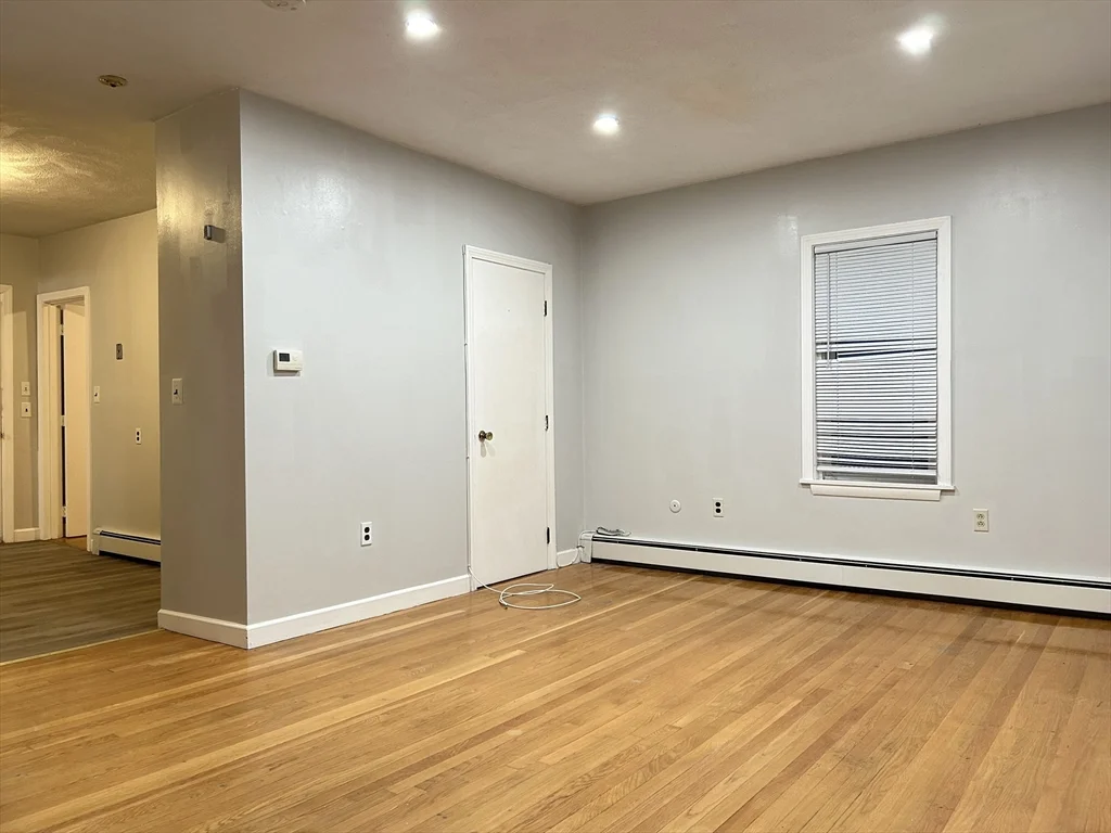 318 Granite St, Quincy