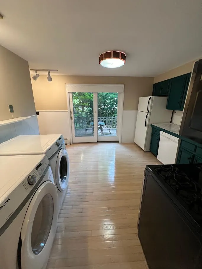 1056 Beacon St, Newton Centre