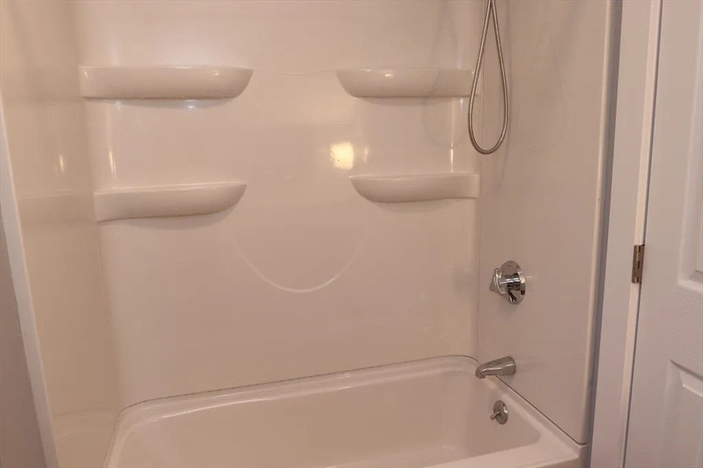 73 Everett St, Middleboro