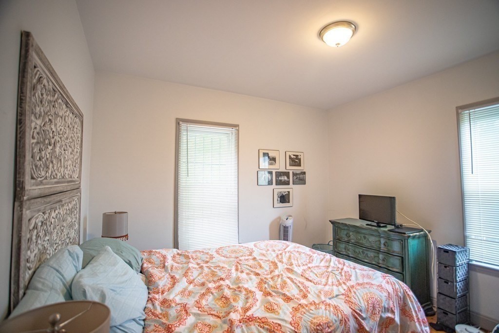 3 bed, 1 bath apartment for rent at 127 Marcella St Unit 3, Roxbury — photo 7 of 13