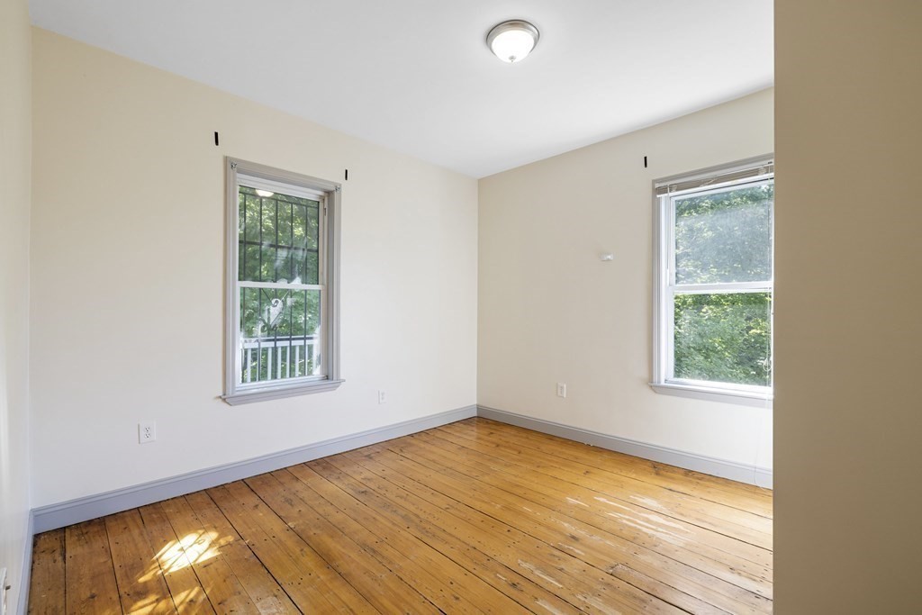 3 bed, 1 bath apartment for rent at 127 Marcella St Unit 3, Roxbury — photo 8 of 13