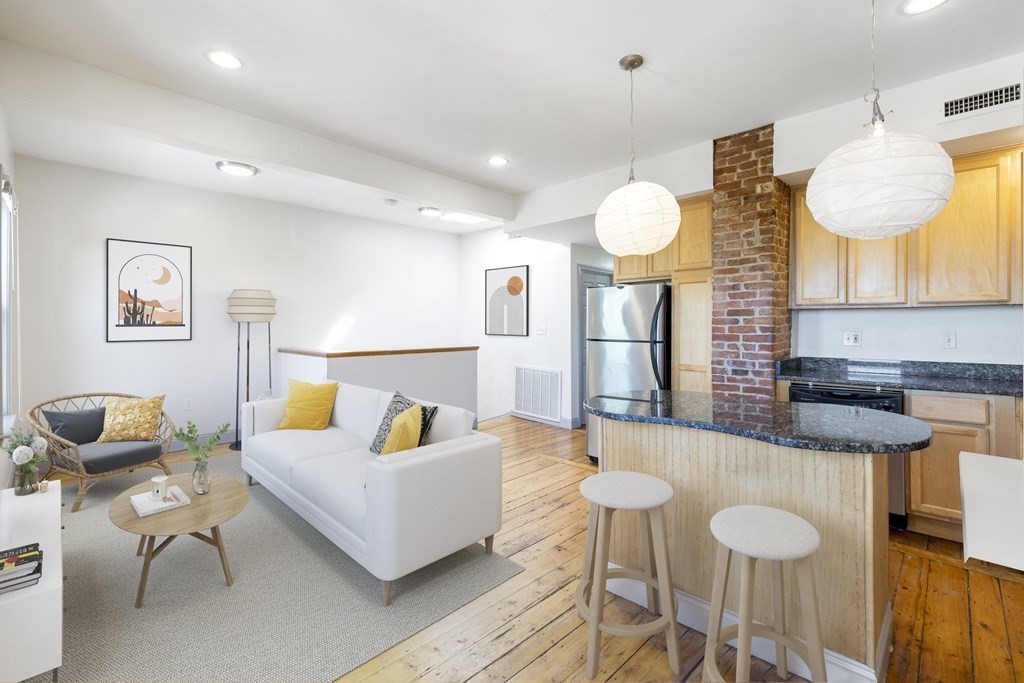 3 bed, 1 bath apartment for rent at 127 Marcella St Unit 3, Roxbury — photo 1 of 13