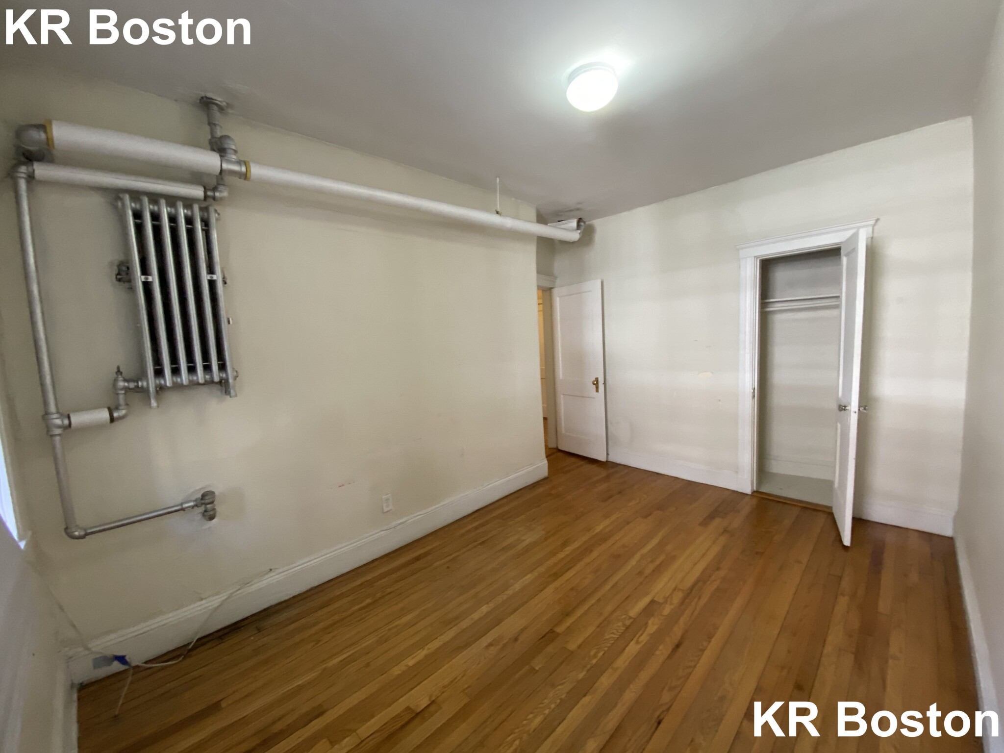 2 split bed, 1 bath apartment for rent at 127 Sutherland Rd, Unit A., Brighton — photo 1 of 3