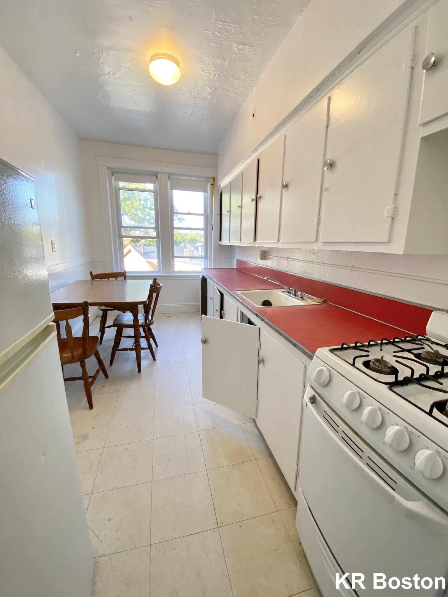 2 bed, 1 bath apartment for rent at 127 Sutherland Rd Unit N, Brighton — photo 2 of 3