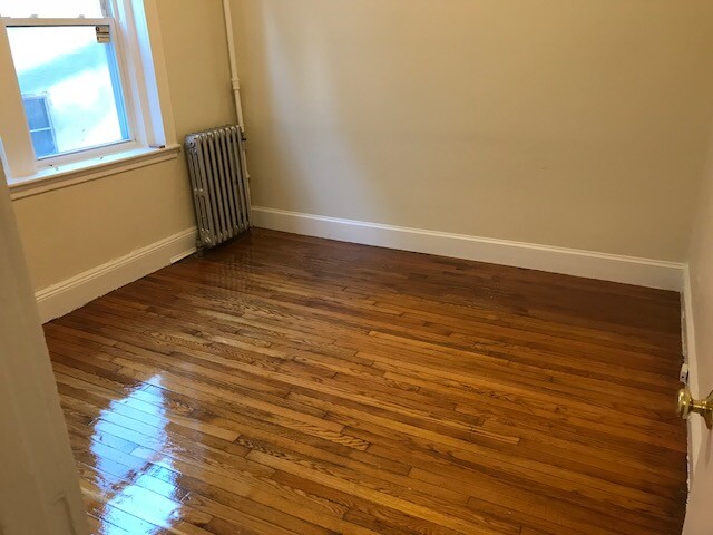 1 split bed, 1 bath apartment for rent at 27 Sutherland Rd Unit B, Brighton — photo 1 of 3